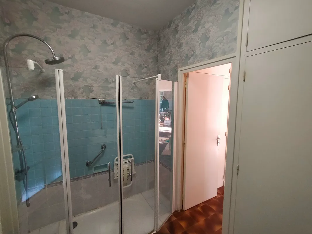 Rénovation salle d'eau  · Saint-Doulchard (Bourges) — avant